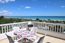 Apartment with private terrace and sea views miami platja