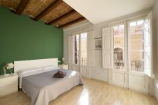 Apartment in Barcelona - GRACIA CHIC, with balcony and views