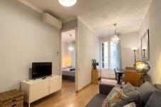 Apartment in Barcelona - GRACIA chic style, balcony