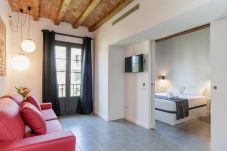 Apartment in Barcelona - DELUXE, central, city views, balcony