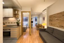 Apartment in Barcelona - GRACIA comfort, patio place