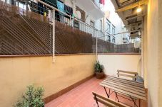 Apartment in Barcelona - GRACIA comfort, patio place