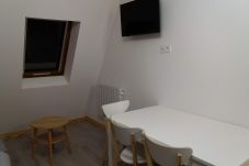 Apartment in Genos - hoomy10383