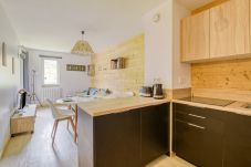 Apartment in Genos - hoomy10538