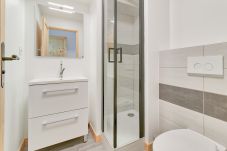 Apartment in Genos - hoomy10586