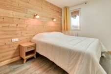 Apartment in Genos - hoomy10586
