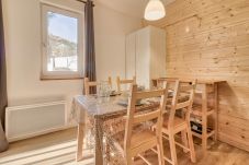 Apartment in Genos - hoomy10595