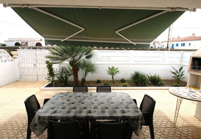 House in Miami Playa - Casa Lara by Parc Mont-roig House in Miami Playa - Casa Lara by Parc Mont-roig