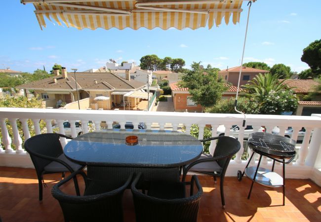 terrace apartment near the port of cambrils terrace apartment near the port of cambrils