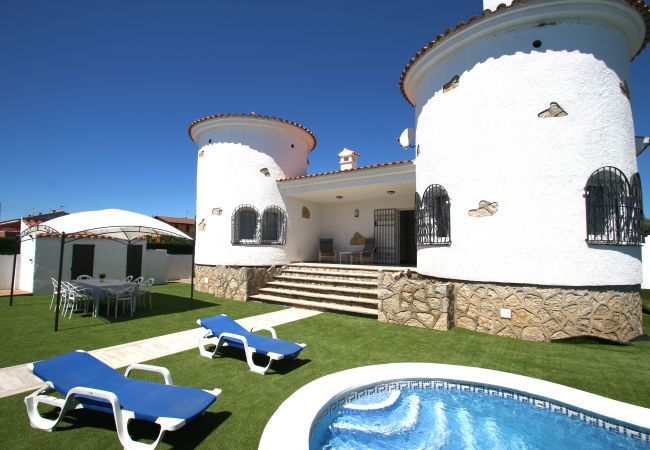 beautiful private pool with sunbeds miami platja beautiful private pool with sunbeds miami platja