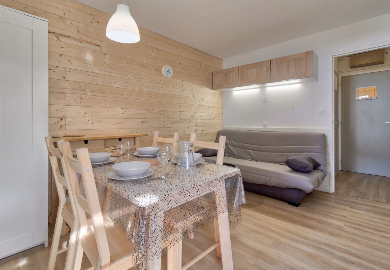 Apartment in Genos - hoomy10595