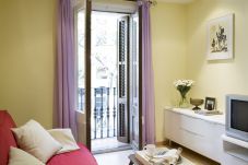 Bonito apartamento con balcón en el barrio Sant Antoni en Barcelona