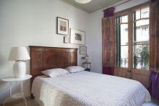 Logement spacieux et confortable avec 4 chambres dans l'Eixample à Barcelone